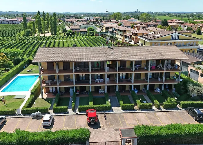 Susie's Place 아파트 시르미오네